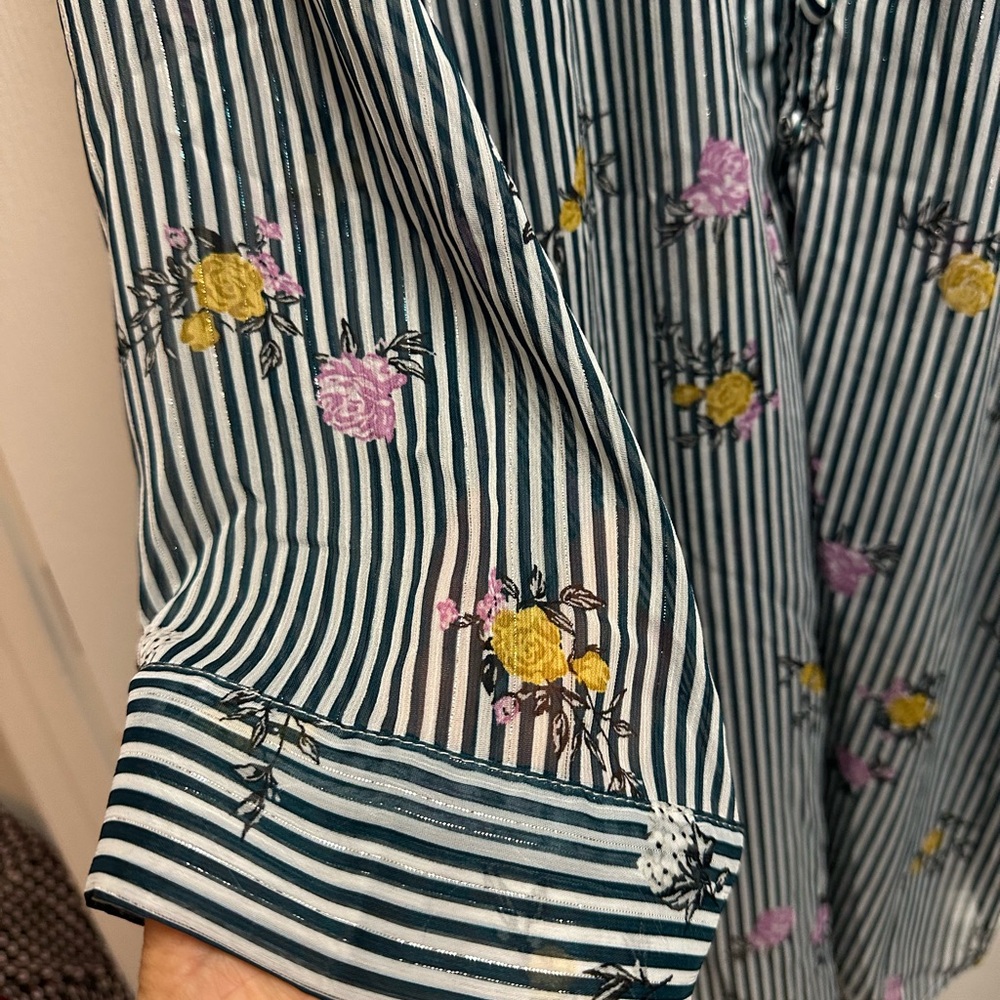 Torrid women's  Striped Floral Blouse size 2X/ NWOT B116 - Picture 3 of 5